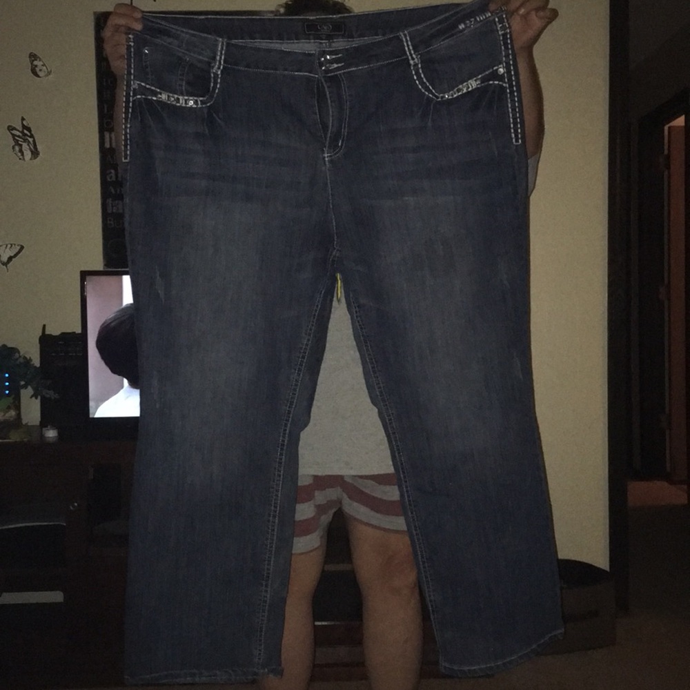 Blue jeans that stretch